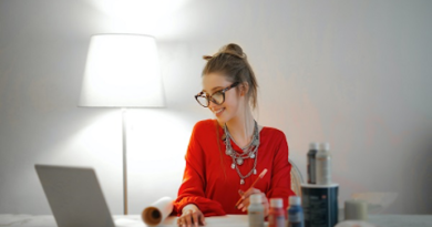 Follow a daily schedule to balance work and life