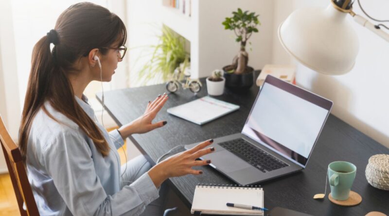 Go from office to home office by becoming a conveyancer on the Sunshine Coast