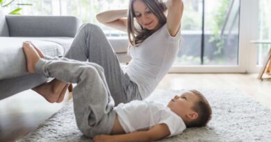 mom workout involving kids