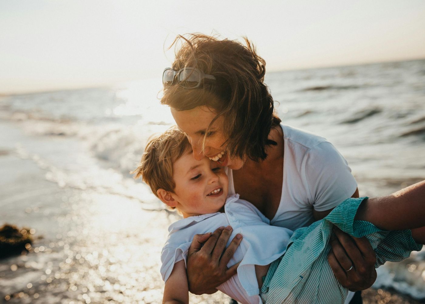 work-from-home-mum-child-emotional-connection